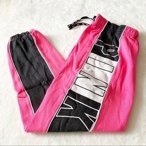 VS PINK Classic Pant Capri Pink Small